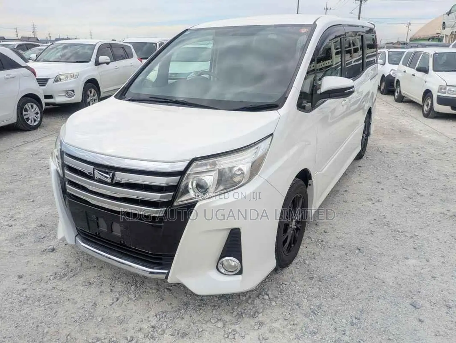 Toyota Noah 2.0 FWD (7 Seater) 2014 White