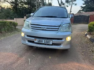 Toyota Noah 2005 Silver