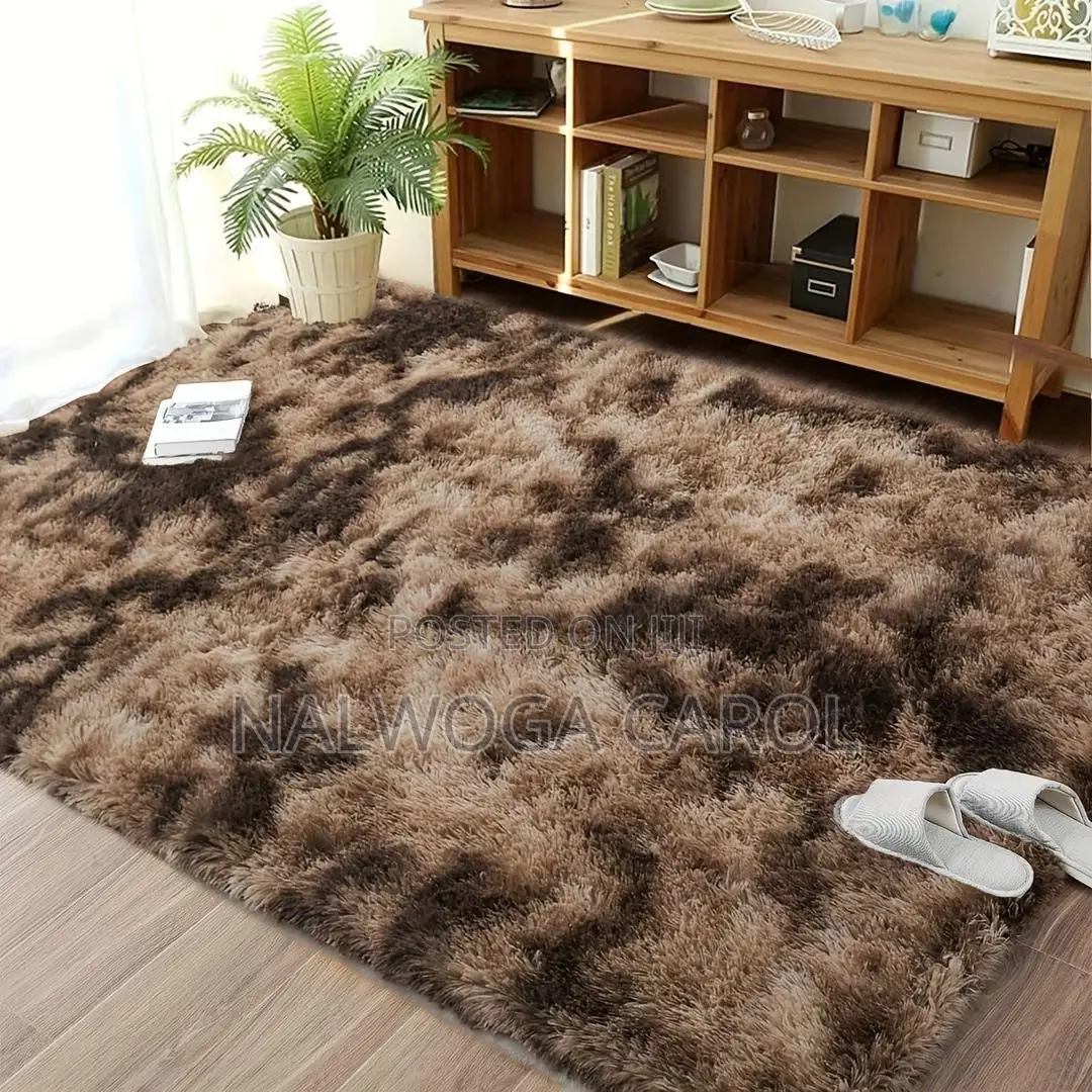 Fluffy Carpets / Center Carpets