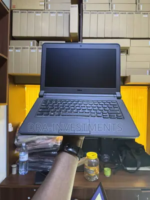 New Laptop Dell Latitude 13 3340 8GB Intel Core i5 SSD 256GB