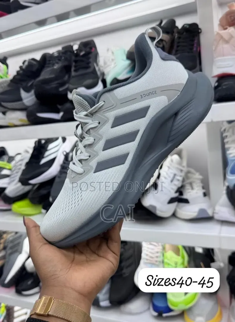 Adidas Voeuy Bounce Sneakers