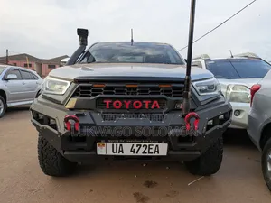 Toyota Hilux 2019 Silver