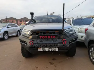 Toyota Hilux 2019 Silver