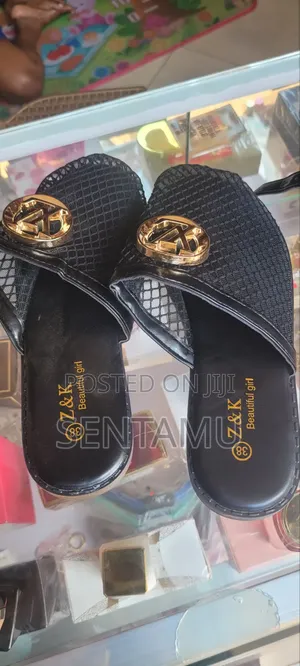 Lady' S Shoe