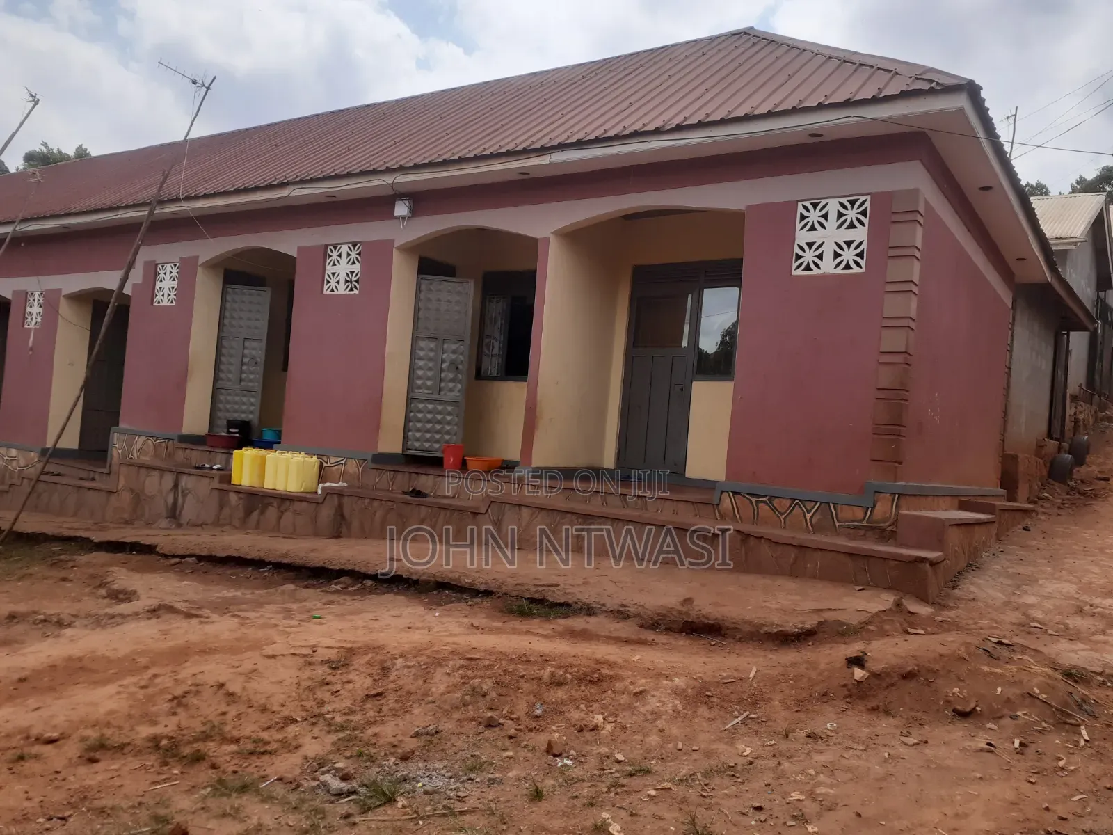 1bdrm House in 7 Units Single Rooms for sale