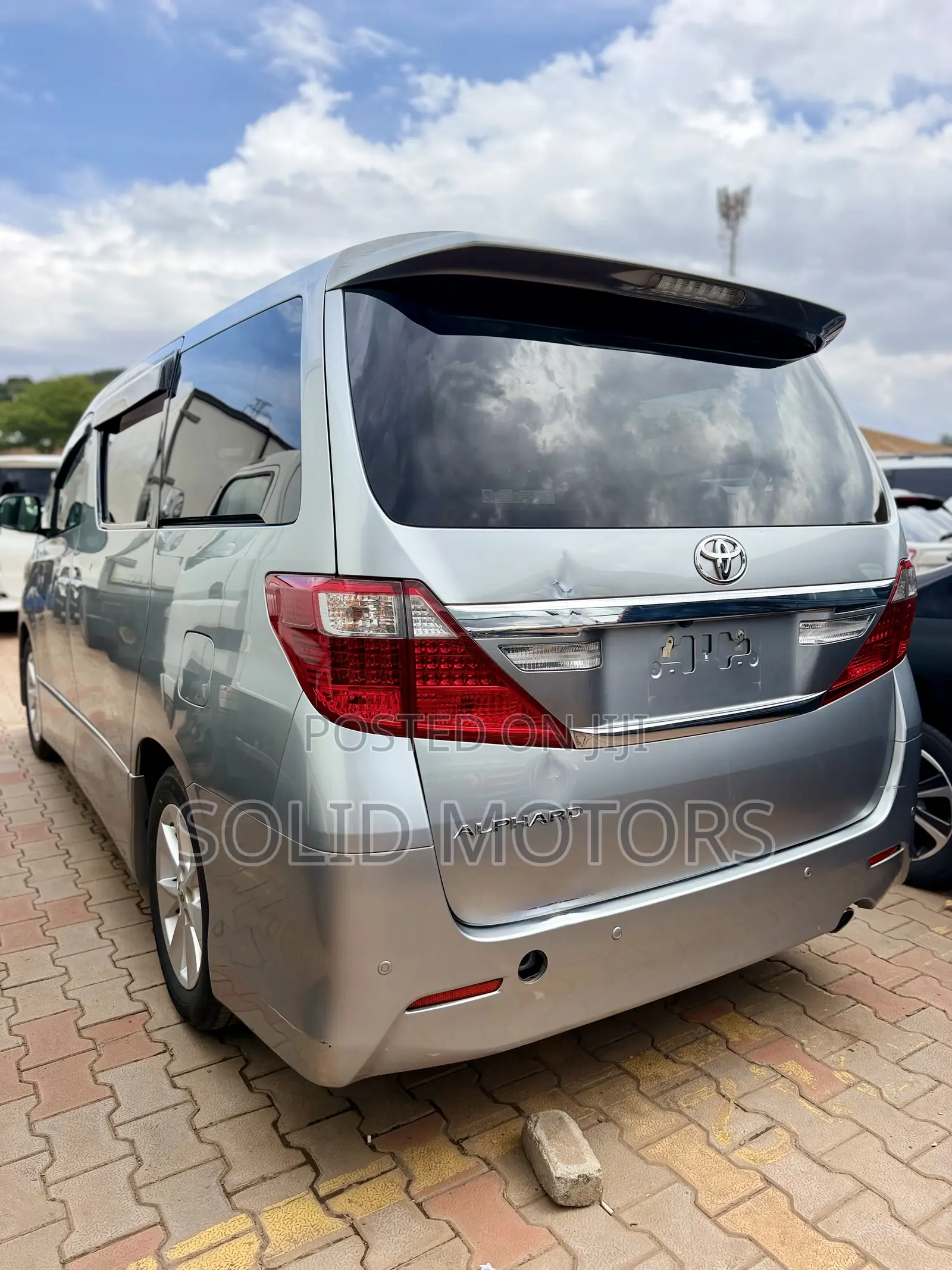 Toyota Alphard 2.4 Petrol AWD 2014 Silver