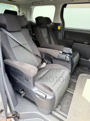 Toyota Alphard 2.4 Petrol AWD 2014 Silver