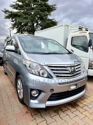 Toyota Alphard 2.4 Petrol AWD 2014 Silver