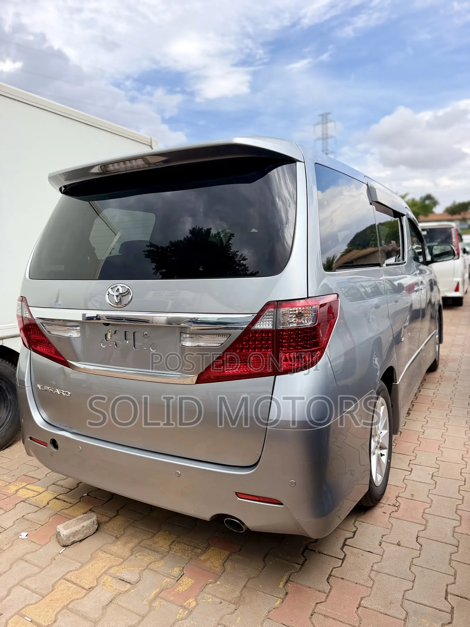 Toyota Alphard 2.4 Petrol AWD 2014 Silver
