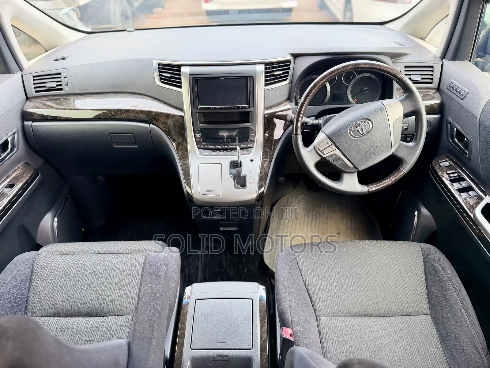 Toyota Alphard 2.4 Petrol AWD 2014 Silver
