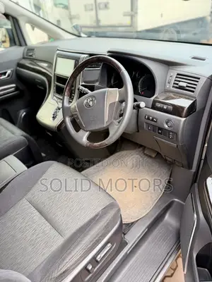 Toyota Alphard 2.4 Petrol AWD 2014 Silver