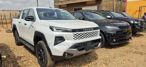 New Toyota Hilux 2025 White
