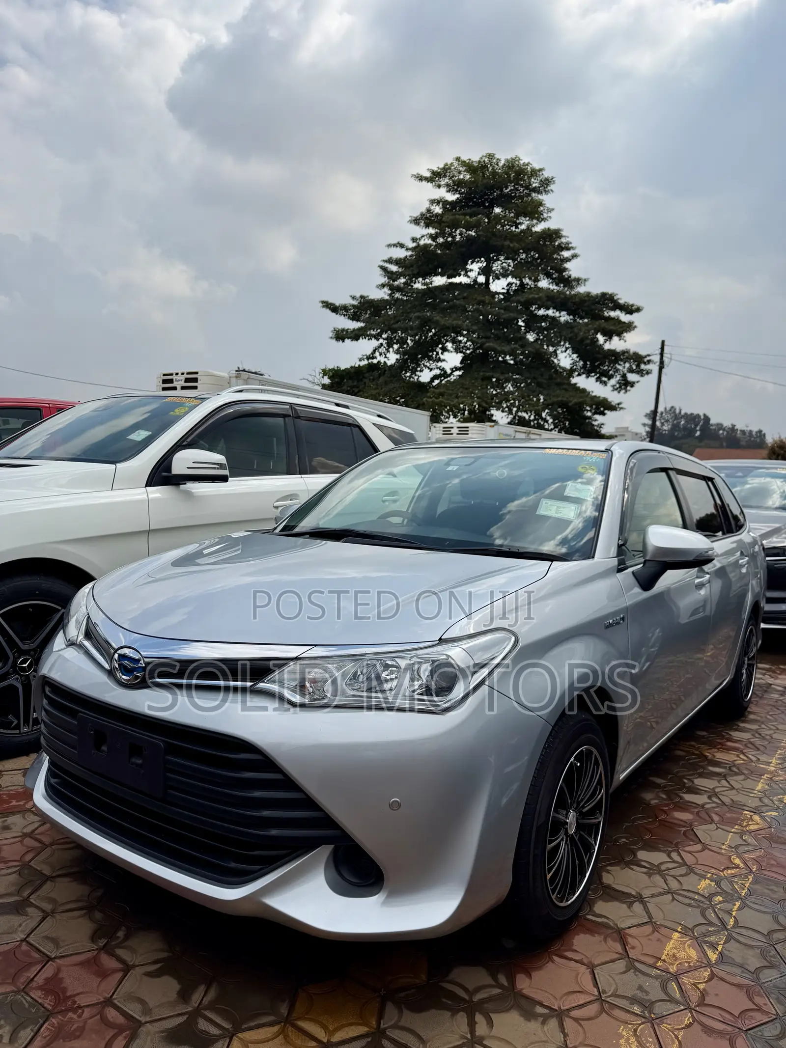 Toyota Corolla Fielder 1.5 Hybrid FWD 2016 Silver
