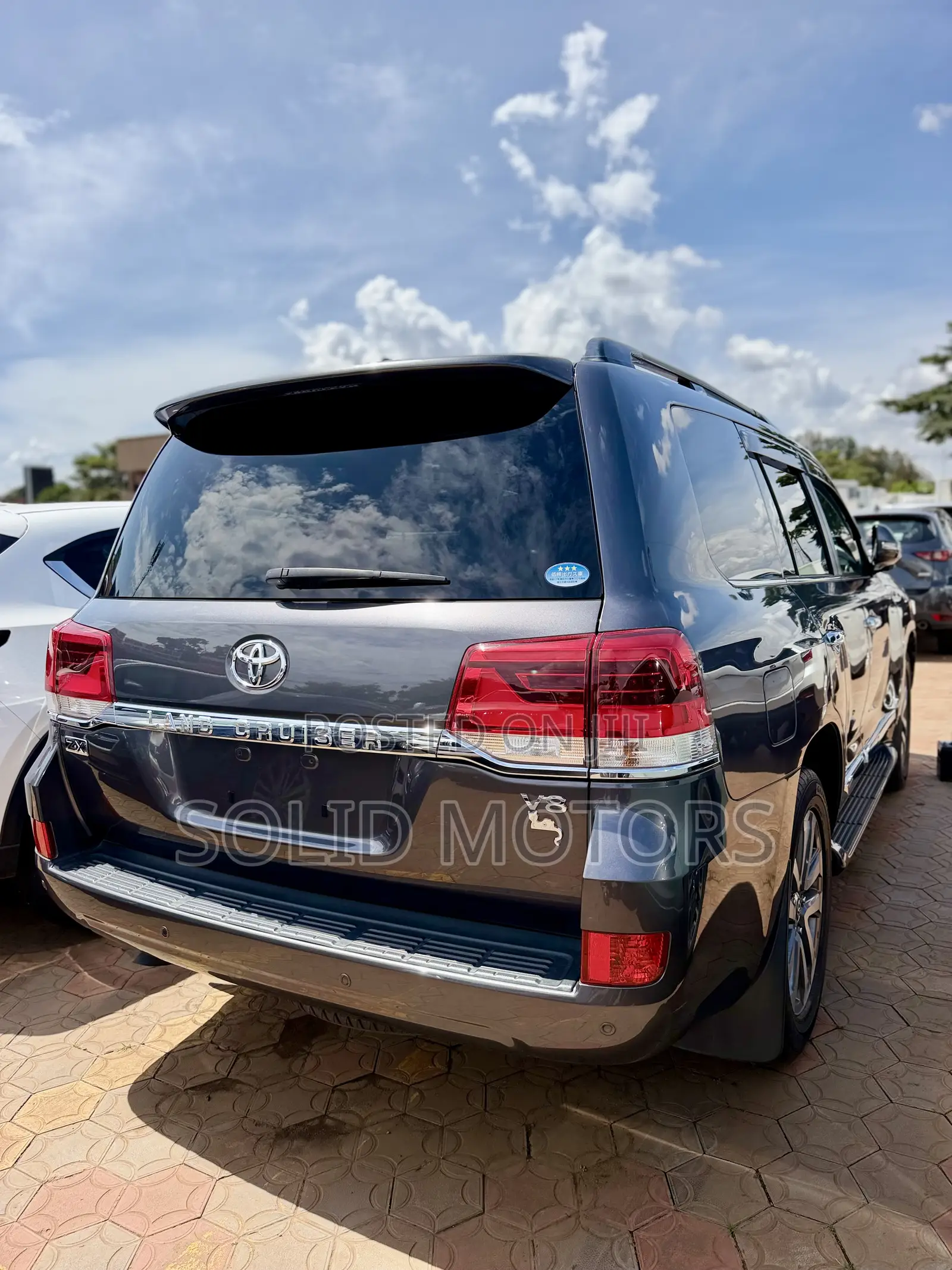 Toyota Land Cruiser 4.6 V8 ZX 2018 Gray