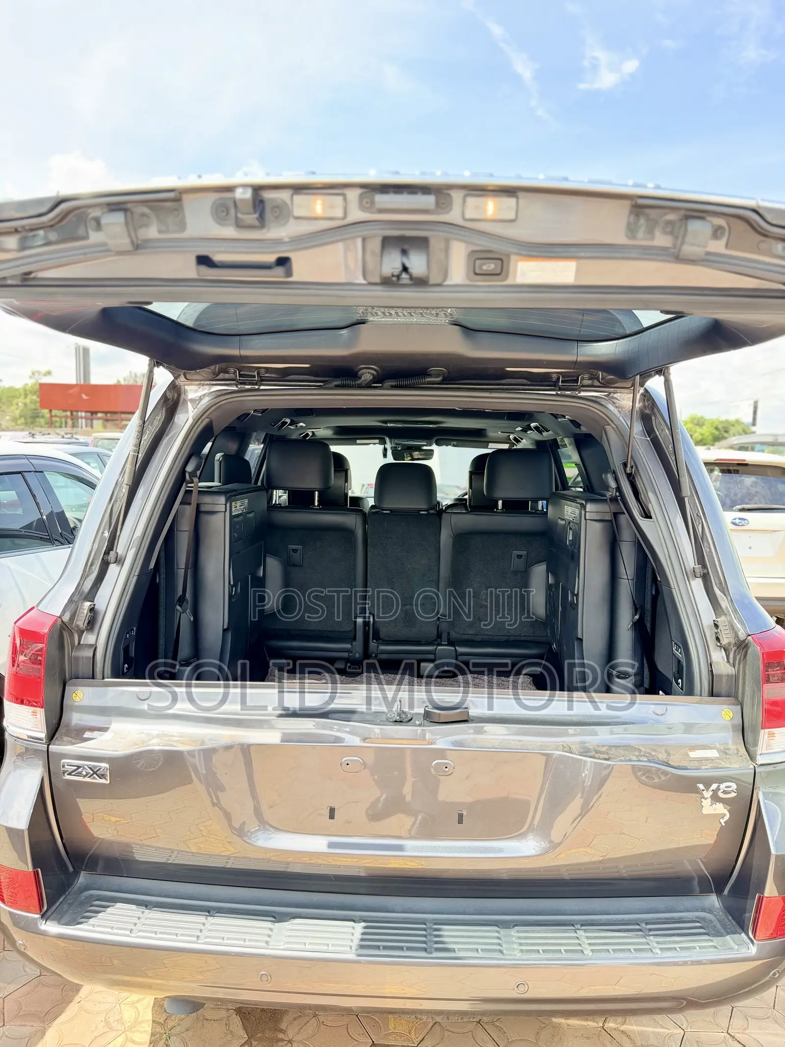 Toyota Land Cruiser 4.6 V8 ZX 2018 Gray