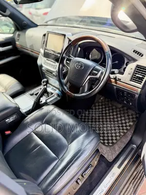 Toyota Land Cruiser 4.6 V8 ZX 2018 Gray