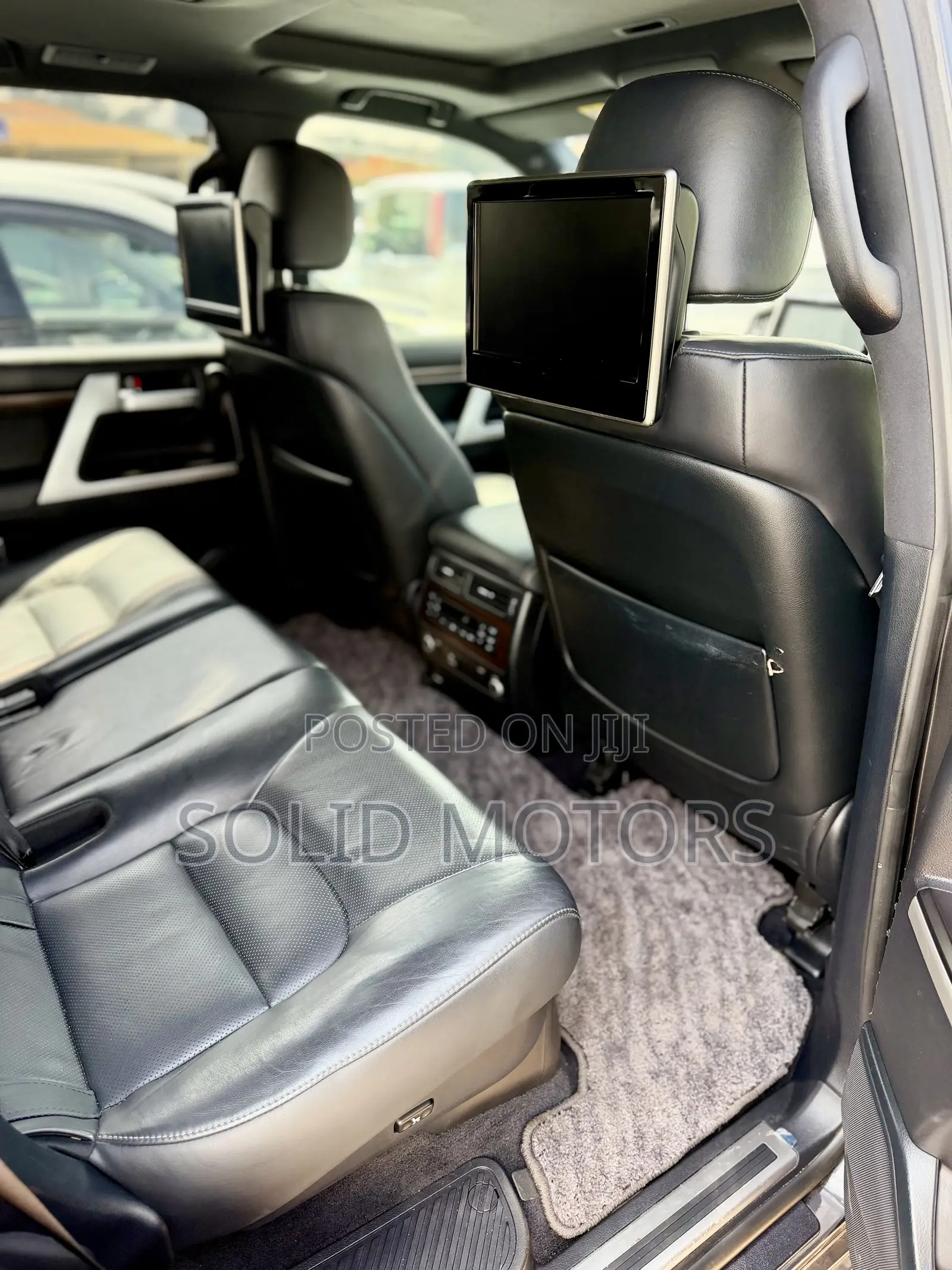 Toyota Land Cruiser 4.6 V8 ZX 2018 Gray