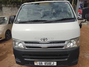 Toyota HiAce 2010 Silver