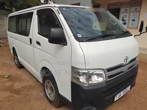 Toyota HiAce 2010 Silver