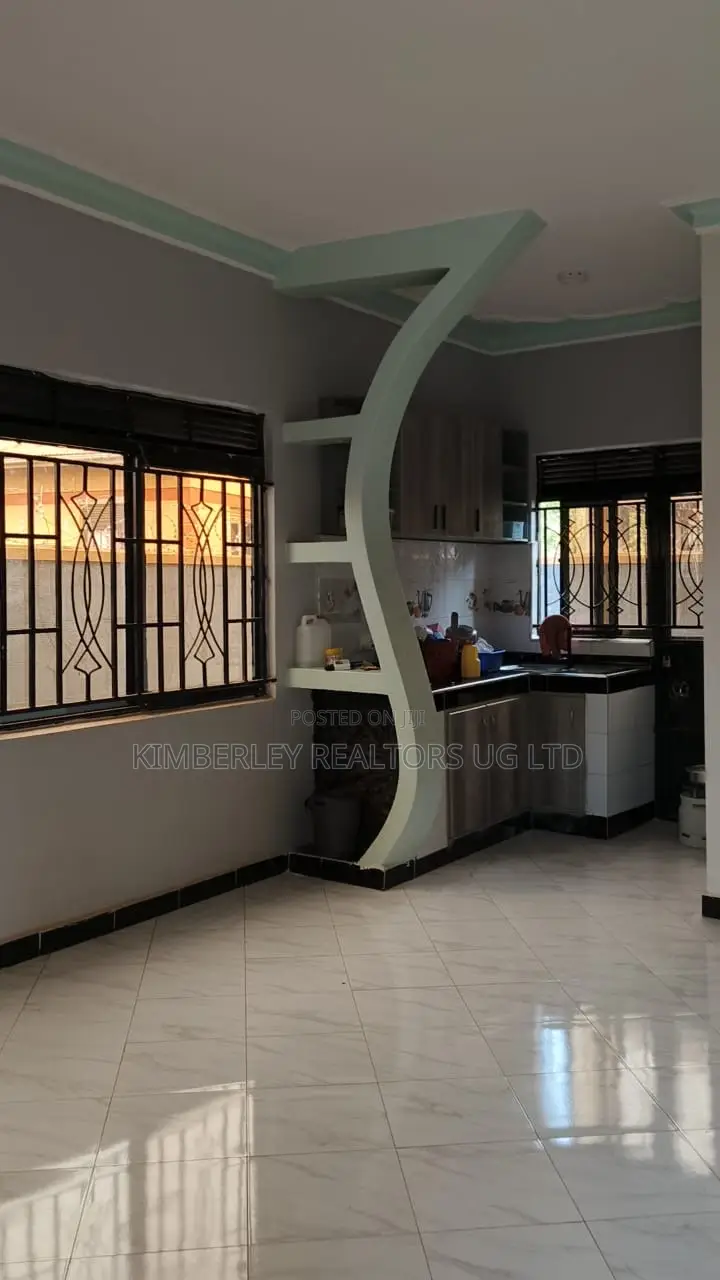 3bdrm House in Division A for sale
