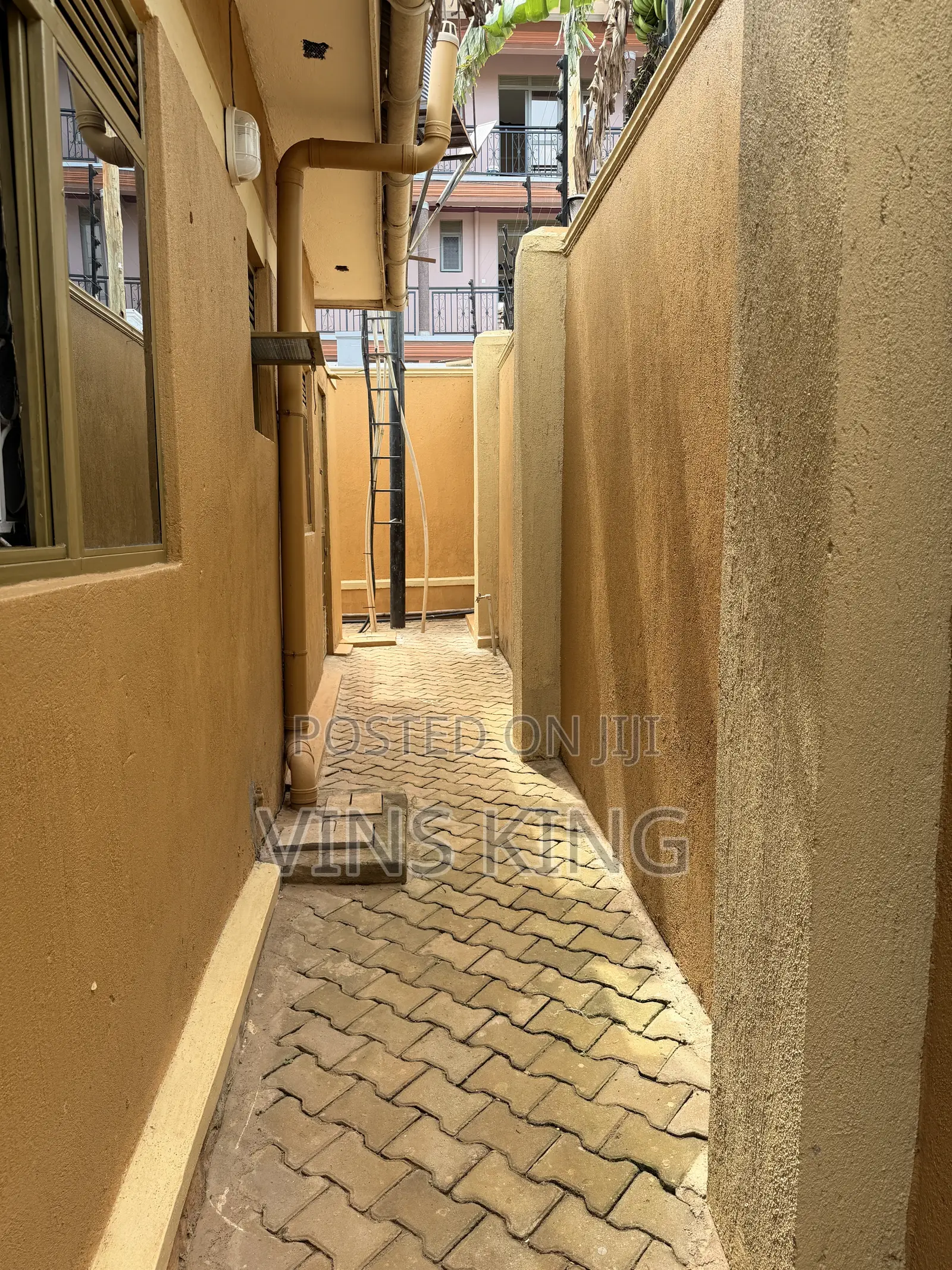 3bdrm House in Ssabagabo-Makindye for sale