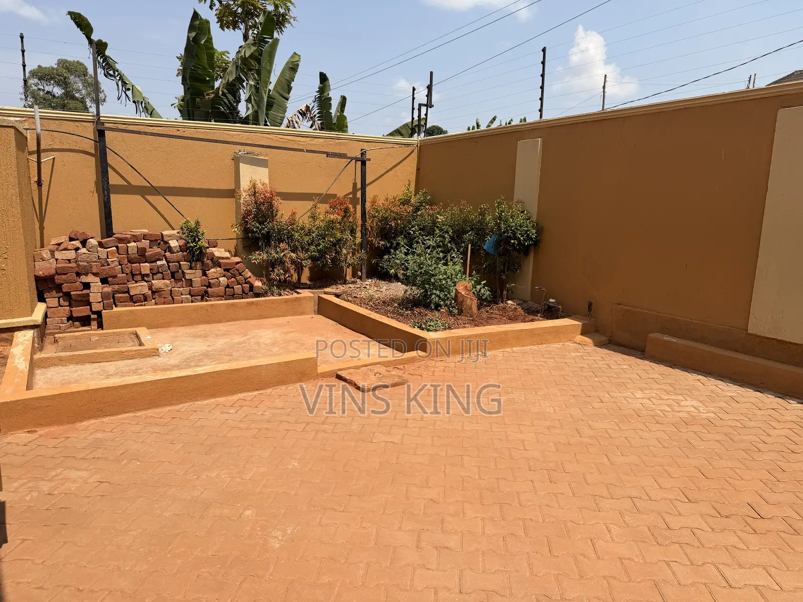 3bdrm House in Ssabagabo-Makindye for sale