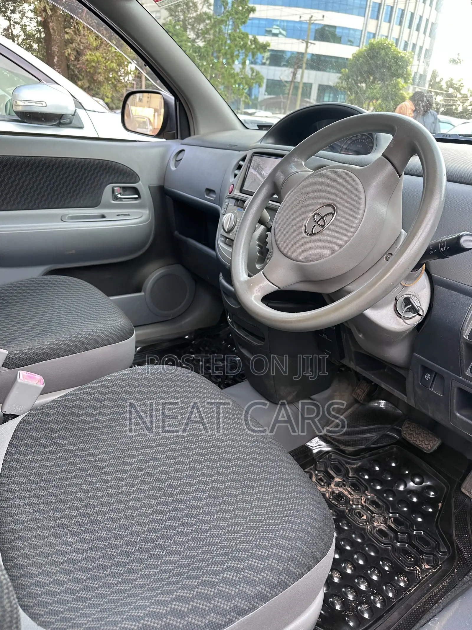 Toyota Sienta 2010 Gray
