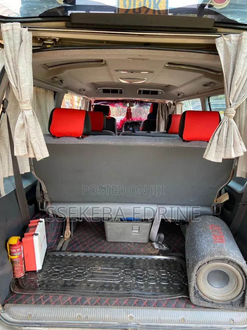 Toyota HiAce 2001 Silver