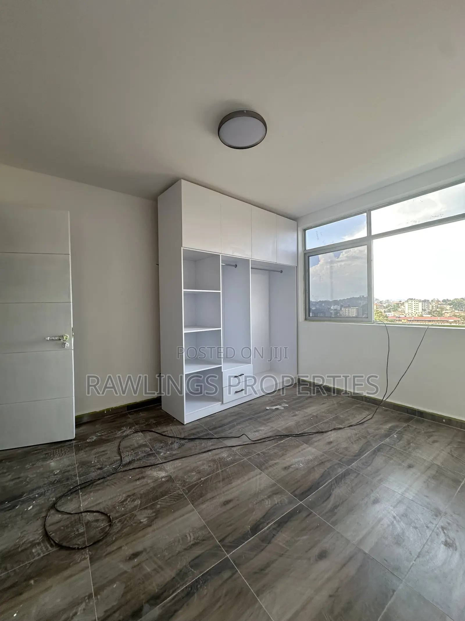 3bdrm Penthouse in Buziga, Makindye for rent