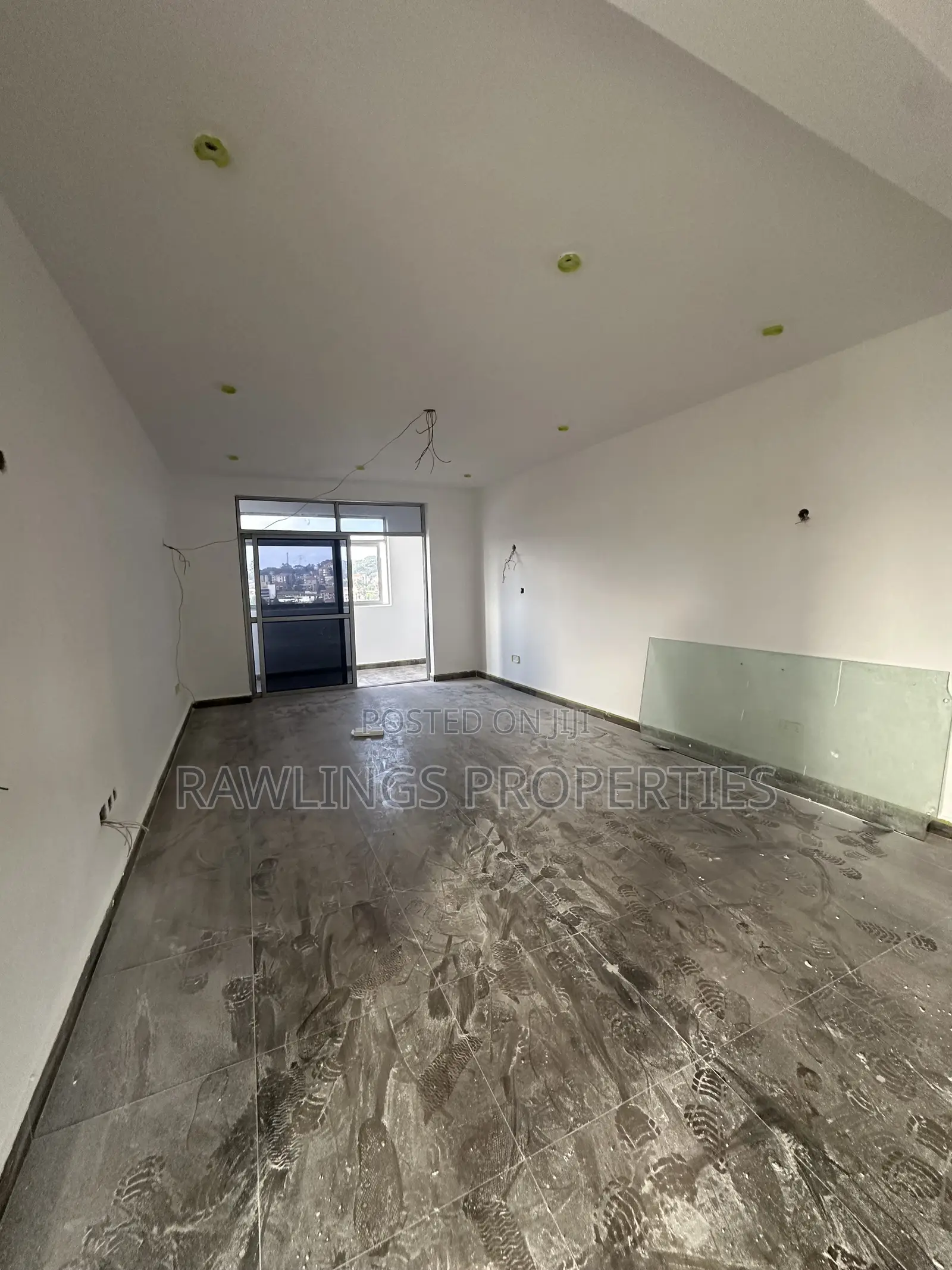 3bdrm Penthouse in Buziga, Makindye for rent