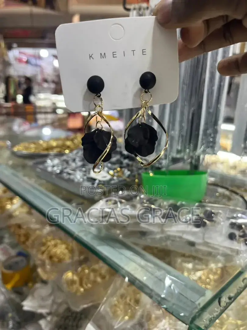 Earring for Women at Good Price