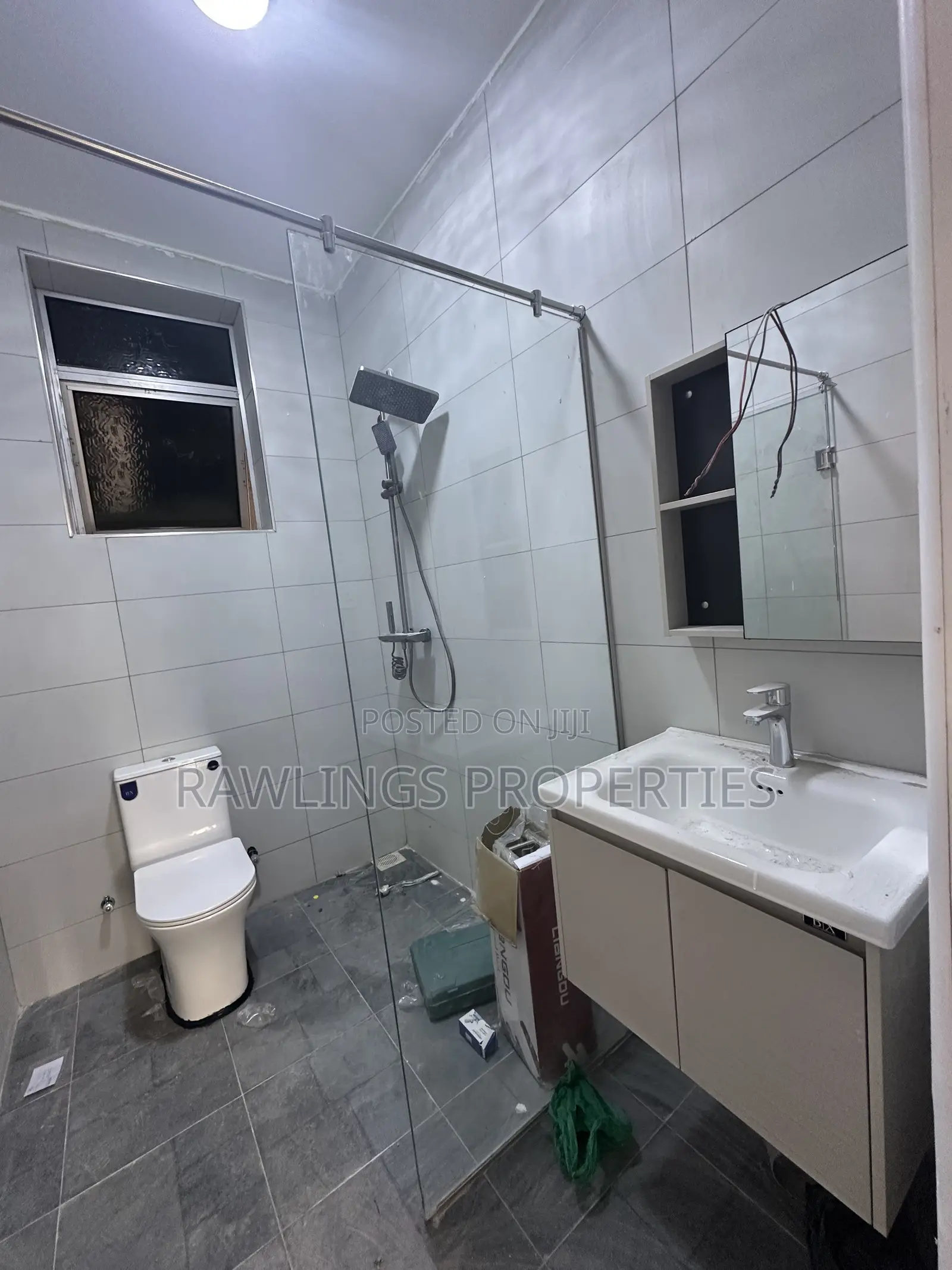 3bdrm Penthouse in Buziga, Makindye for rent