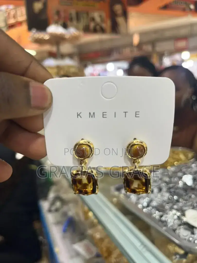 Earring for Women at Good Price