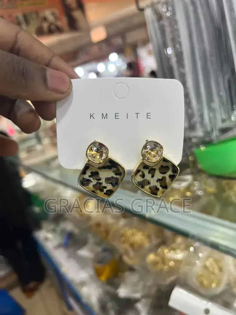 Earring for Women at Good Price