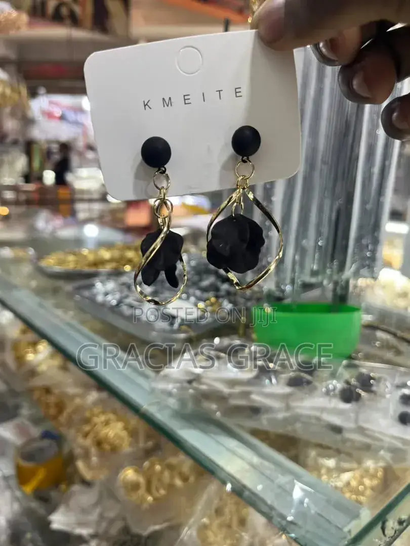 Earring for Women at Good Price