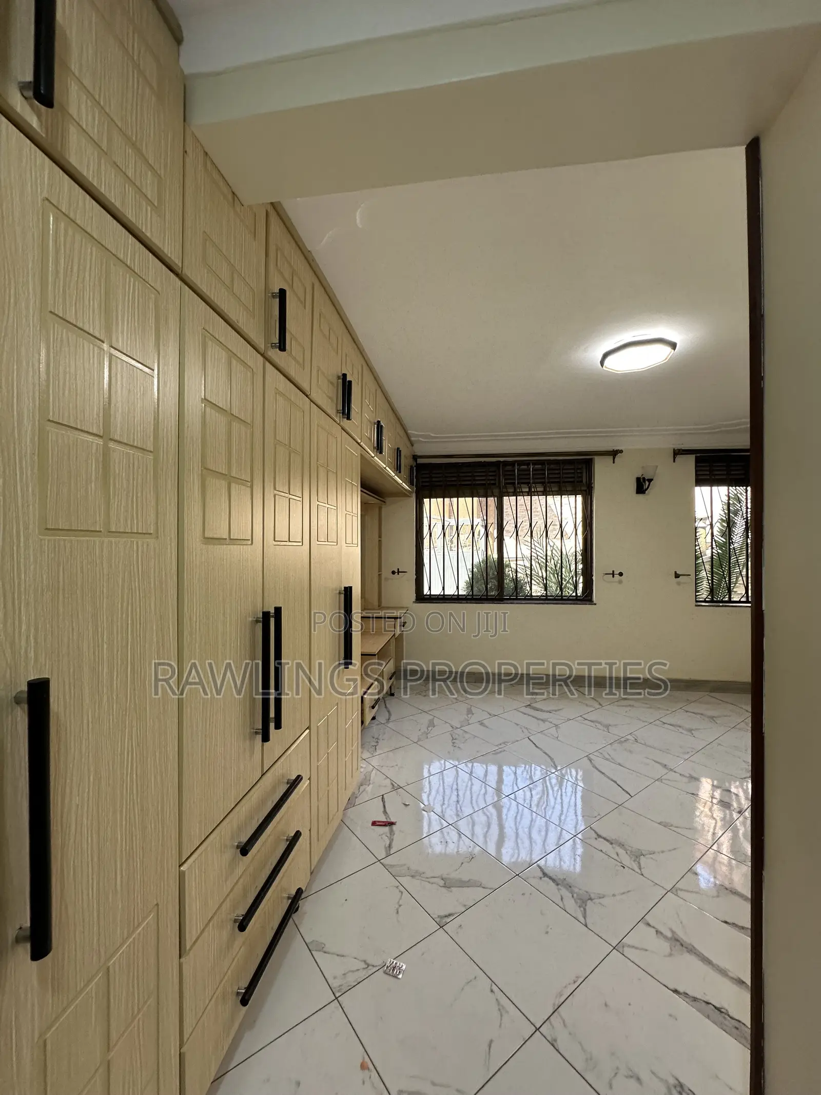 3bdrm Apartment in Bunga, Makindye for rent