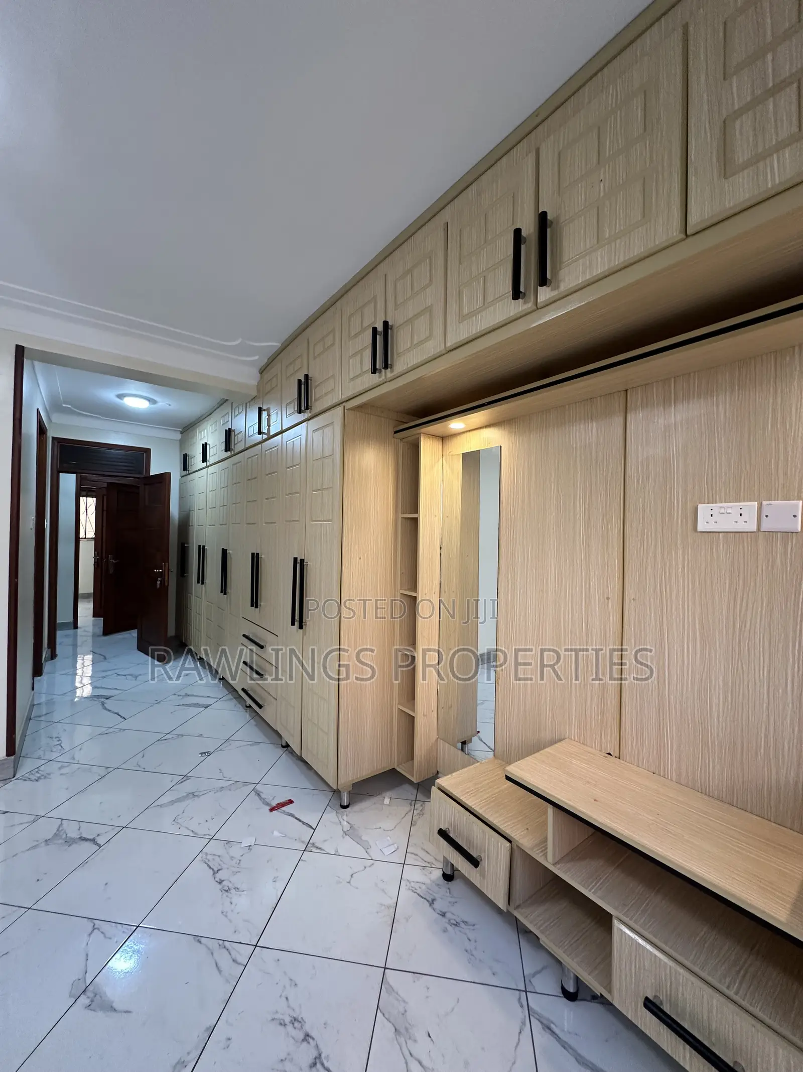 3bdrm Apartment in Bunga, Makindye for rent