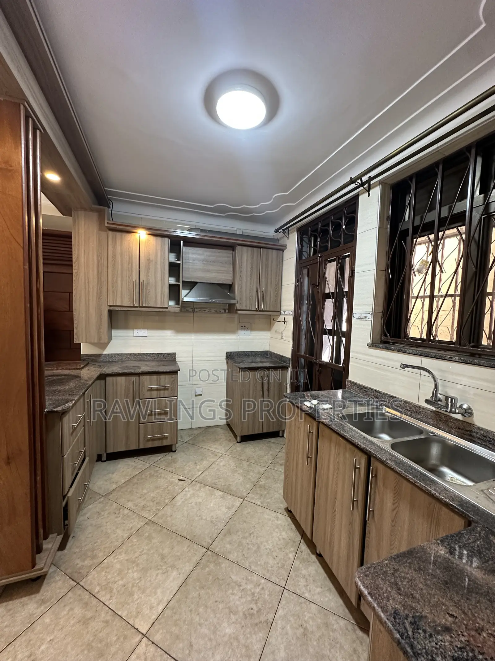 3bdrm Apartment in Bunga, Makindye for rent