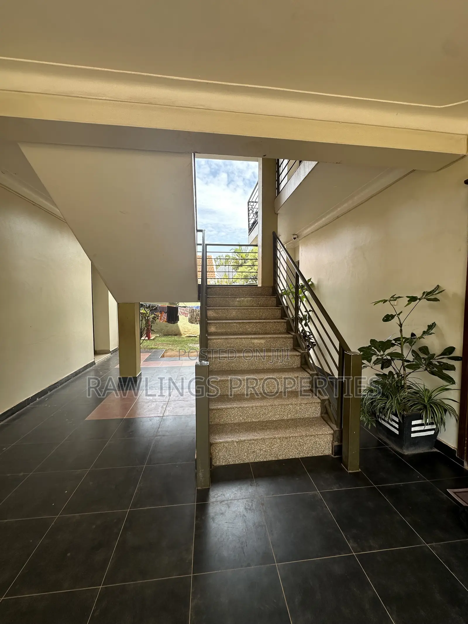 3bdrm Apartment in Kansanga, Makindye for rent