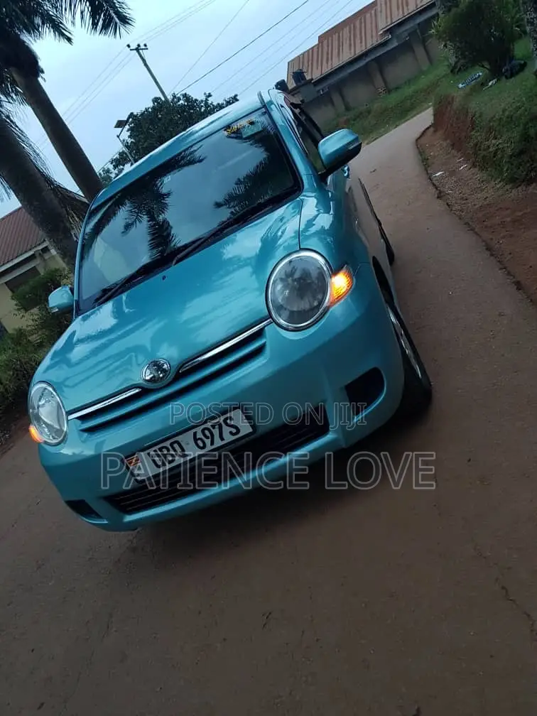 Toyota Sienta 1.5 AWD 2009 Blue