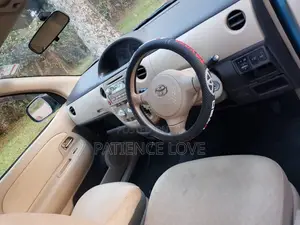 Toyota Sienta 1.5 AWD 2009 Blue