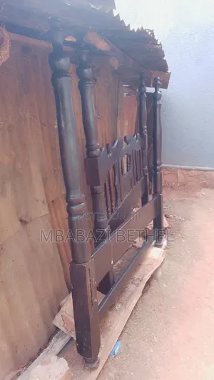 Used / Second 5by6 Wooden Bed on Sale