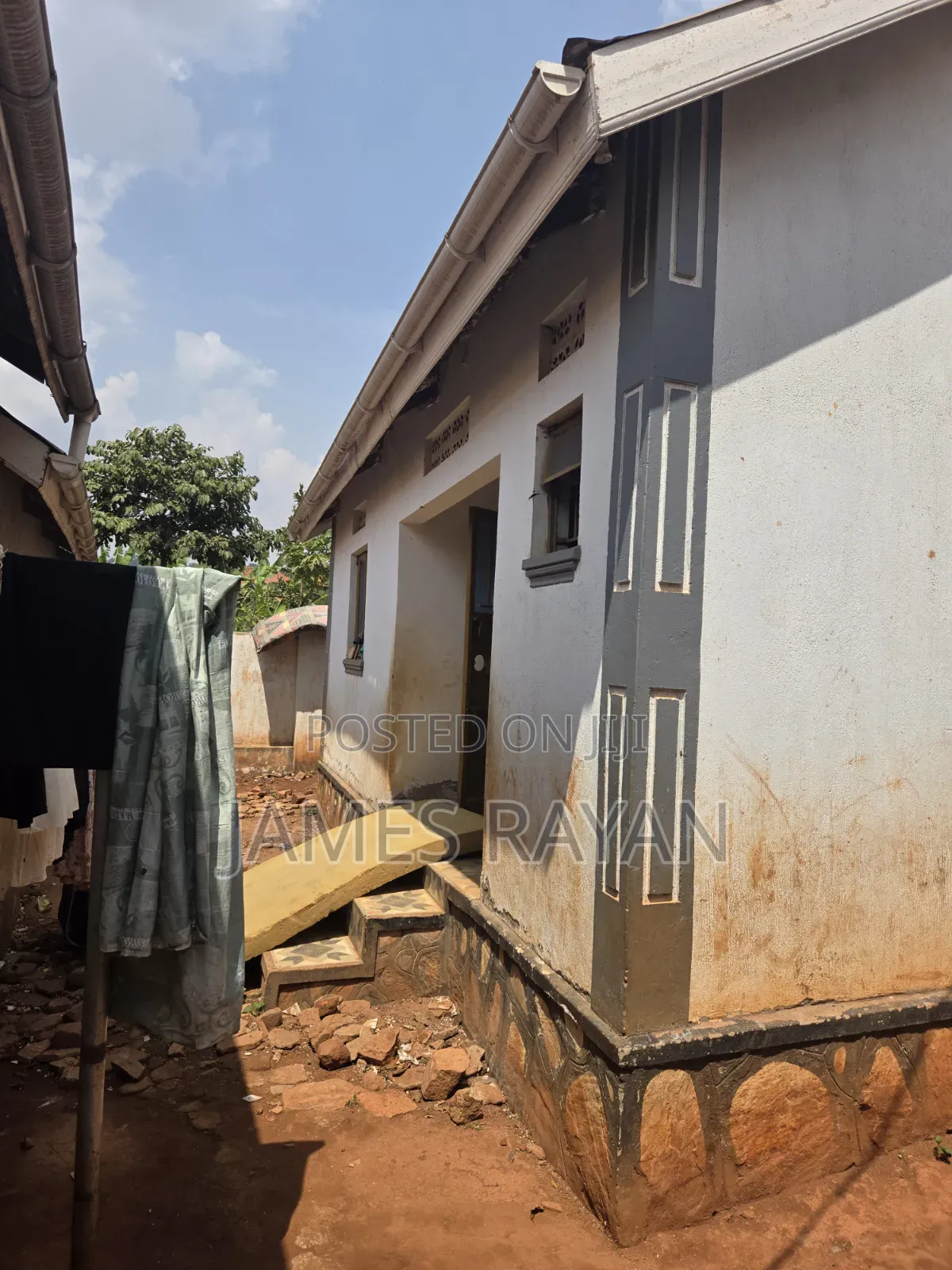 2bdrm House in Semyalo, Central Division for rent