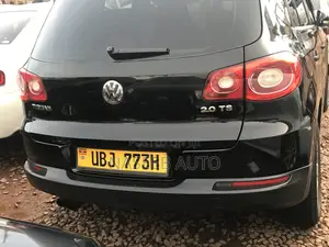 Volkswagen Tiguan 2010 Black