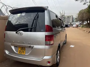 Toyota Noah 2003 Silver