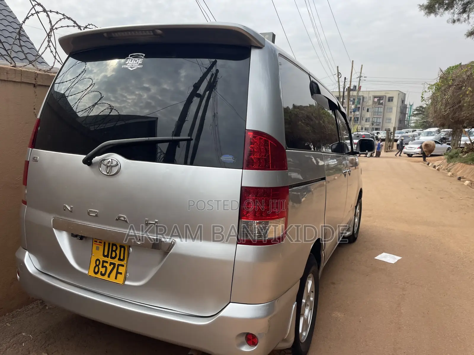 Toyota Noah 2003 Silver