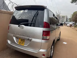 Toyota Noah 2003 Silver