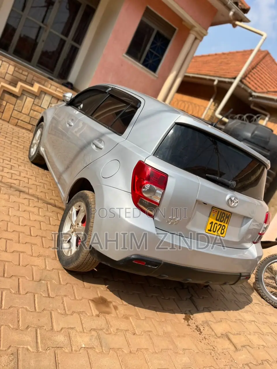 Toyota IST 2010 Silver