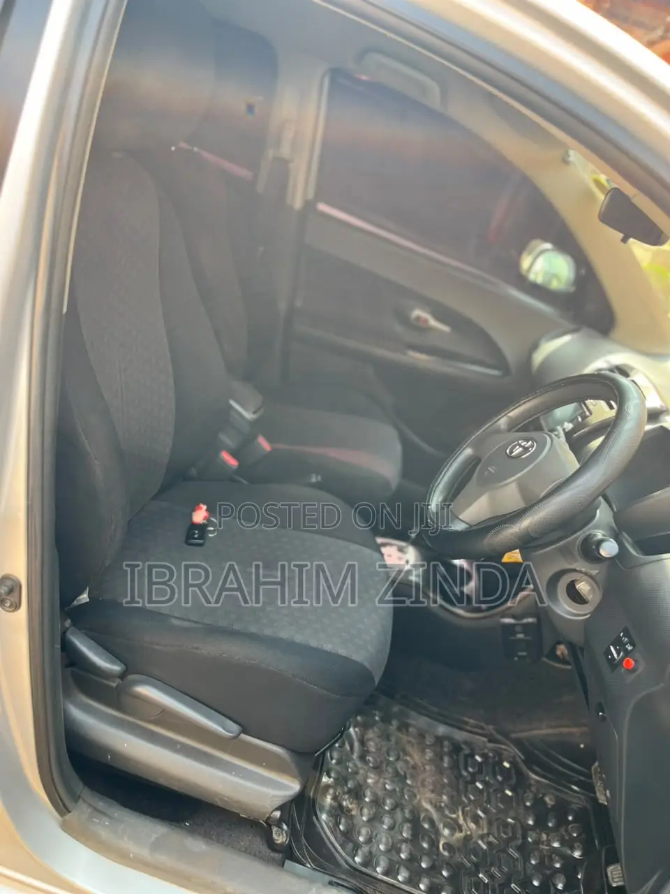 Toyota IST 2010 Silver