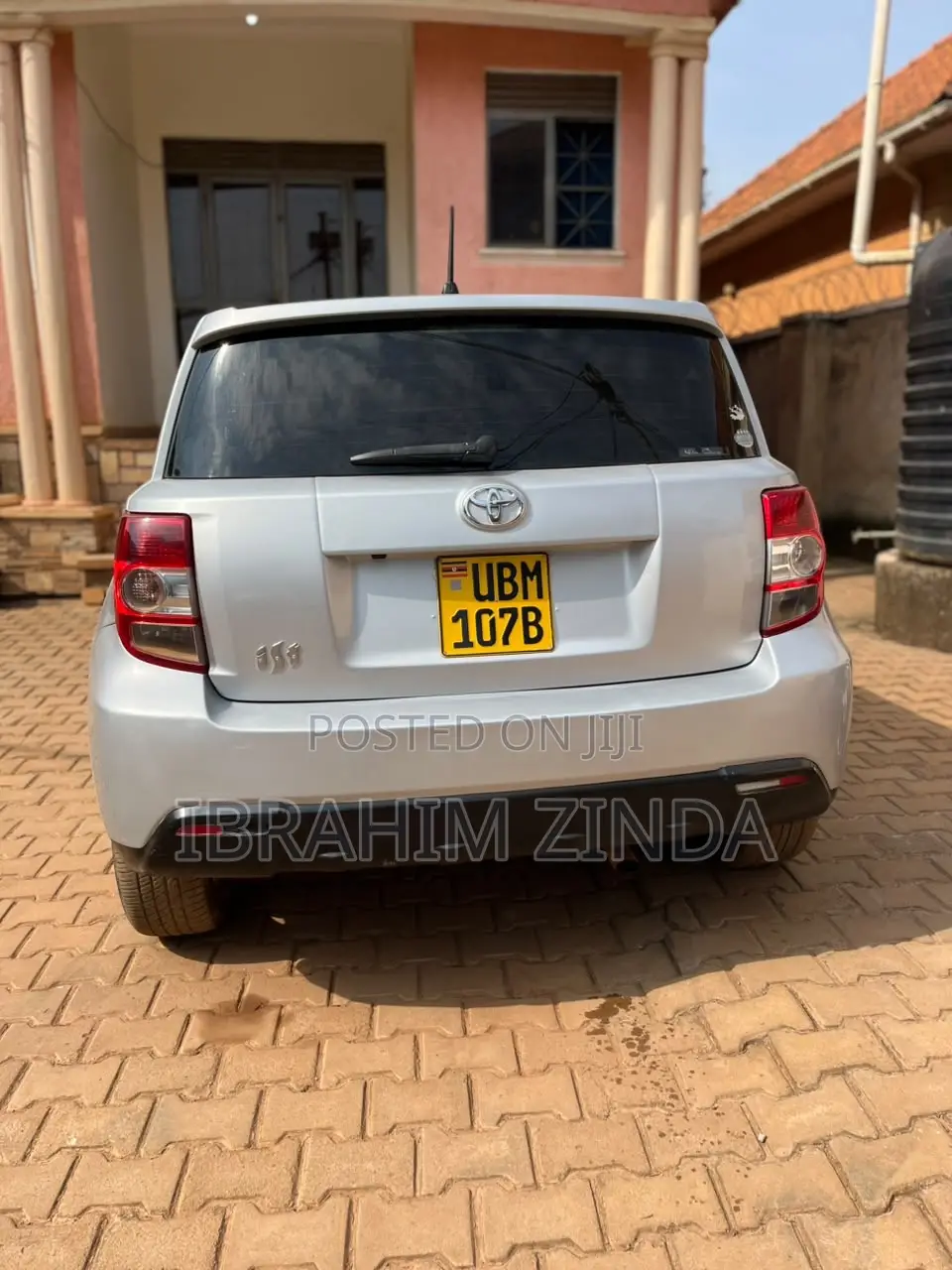 Toyota IST 2010 Silver